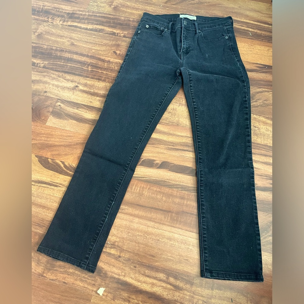 Gap straight leg jean. A true classic.
